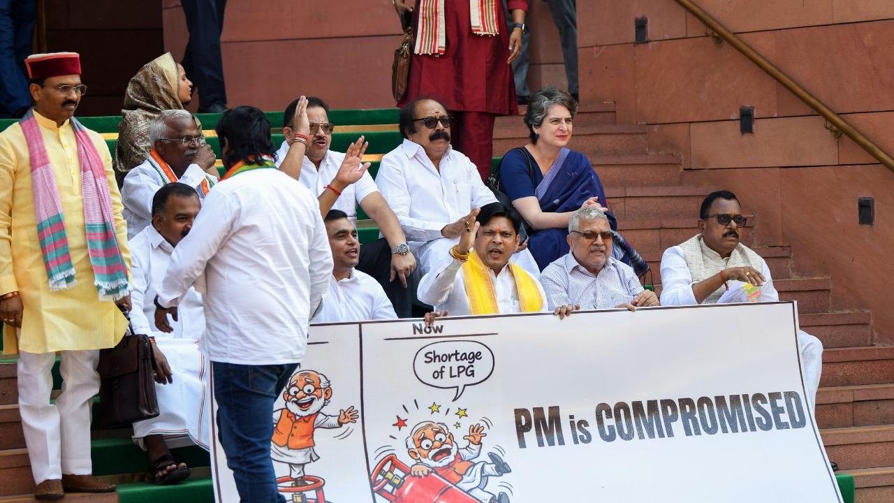 <p>"PM Modi said in 2022 that we will reduce imports, but we are instead relying on other countries. There should be a detailed discussion in the Parliament over our immediate steps ahead. The impact of the war has started to show. This government is running from its responsibilities," Sukhdeo Bhagat told ANI.</p>