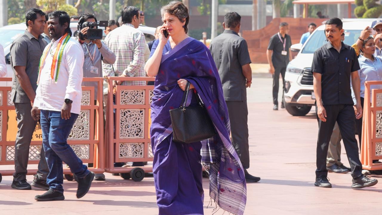 <p>The government has mandated a new 25-day inter-booking period for domestic LPG refills.</p>