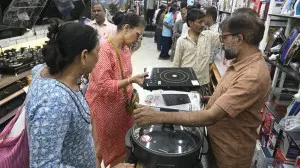 IN PHOTOS: LPG crisis fuels boom in electric cooktops in Mumbai 