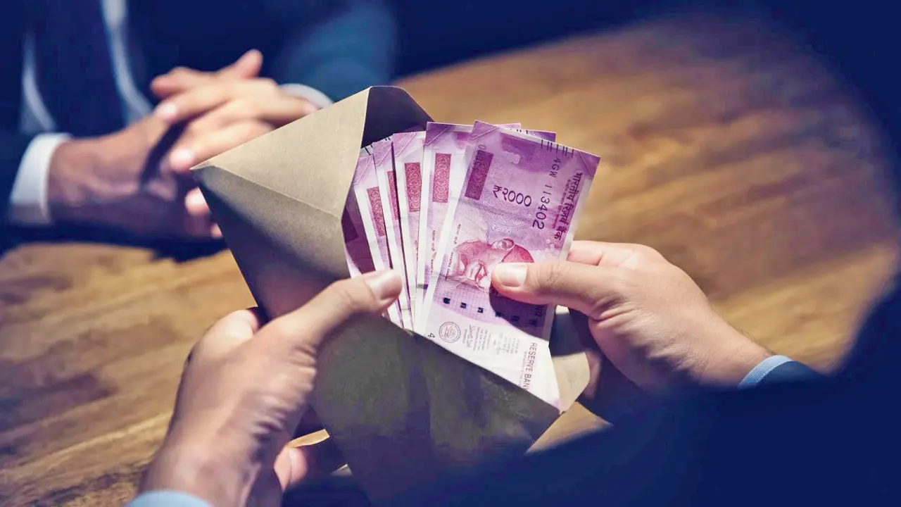 Mumbai police bust fake railway job racket; four duped of Rs 22.45 lakh