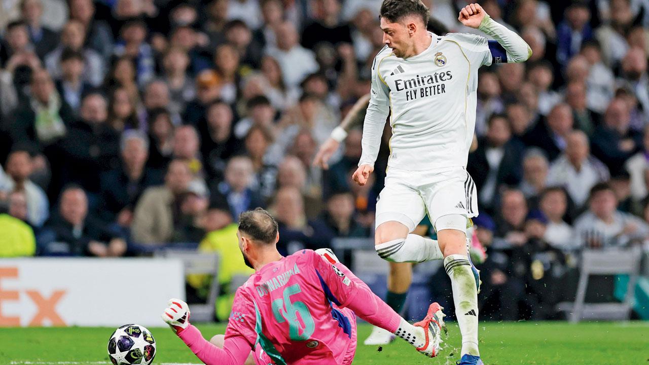 Valverde cleverly rounds Man City custodian Donnarumma for the first goal after latching on to a long pass from Madrid goalkeeper Courtois