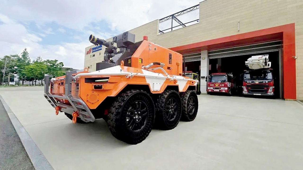 S Korean firefighting robot built to withstand 800°C