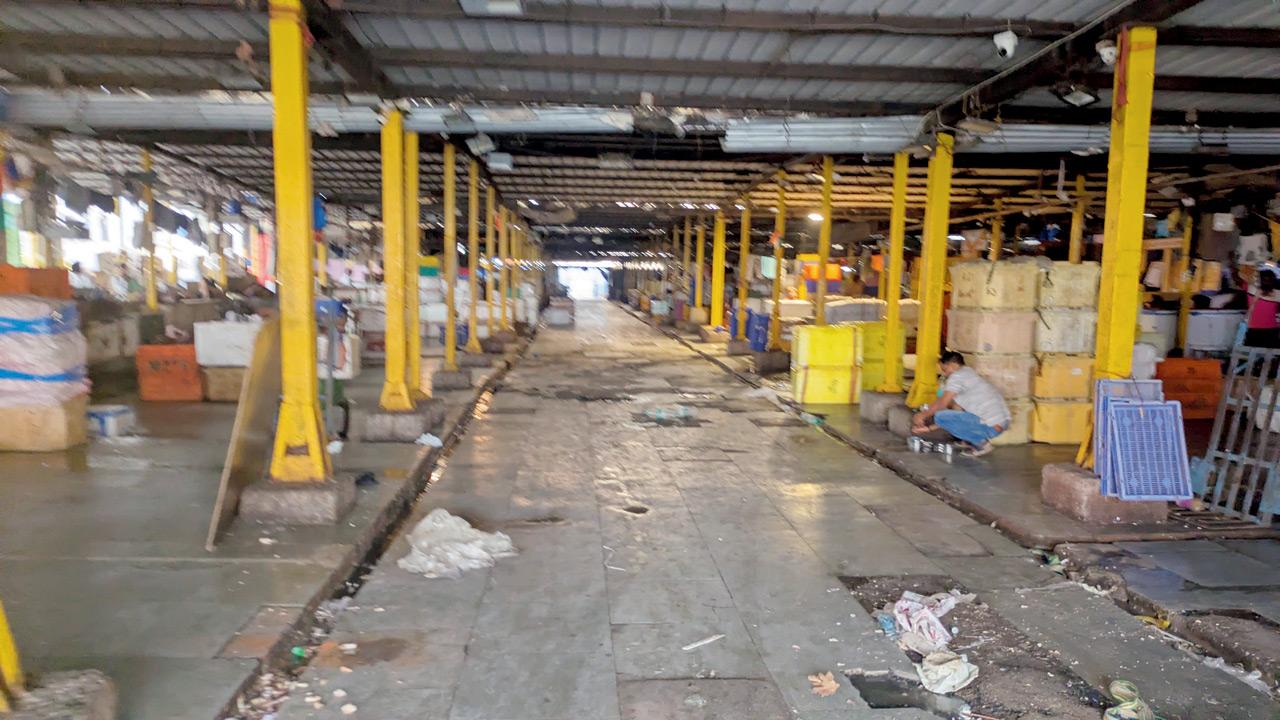 The fish market, which railway authorities are considering as a potential access corridor for the redeveloped Chhatrapati Shivaji Maharaj Terminus. PICS/BY SPECIAL ARRANGEMENT