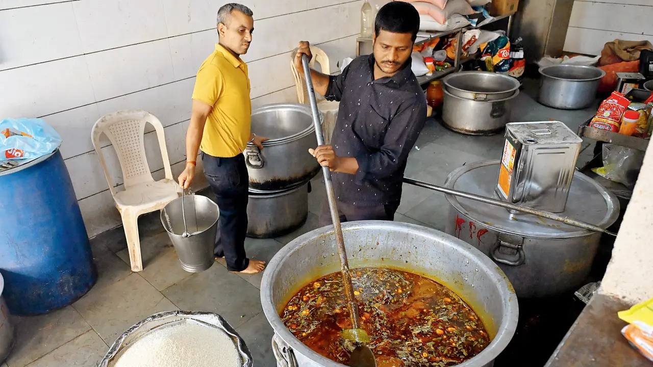 Bhookh ka dar: Mumbai's food banks running on fumes, fuelled by hope