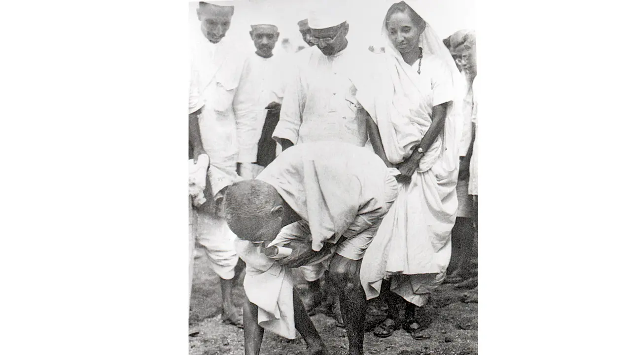 Mahatma Gandhi at Dandi Beach during the Satyagraha.PIC COURTESY/WIKIMEDIA COMMONS