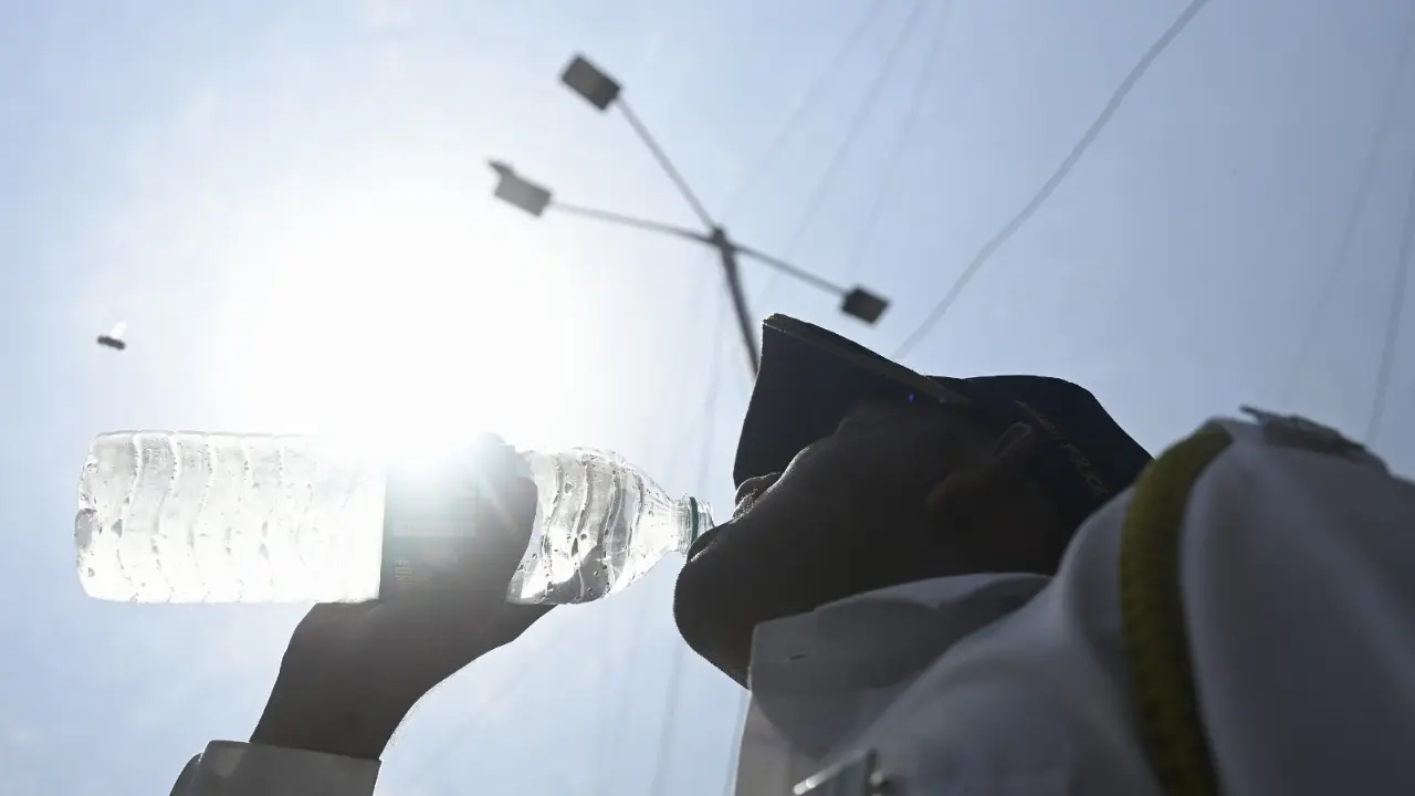 Scorching sun, rising humidity leave Mumbaikars battling sweltering conditions