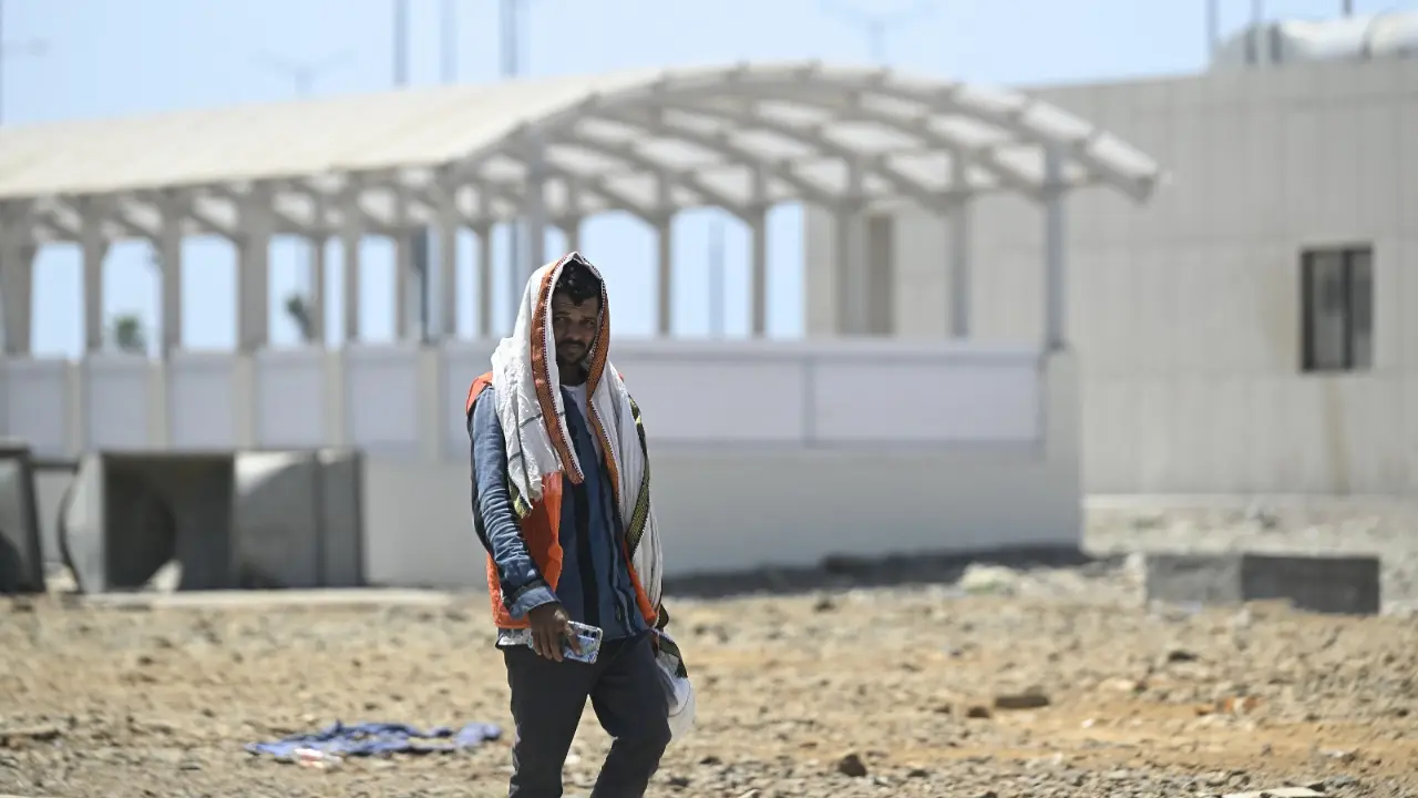 The weather bureau's Colaba station, which is representative of Mumbai city, recorded temperatures between 25 and 33 degrees Celsius