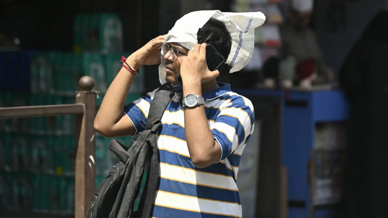 The humidity levels reached 61 per cent in the suburbs and 57 per cent in the city