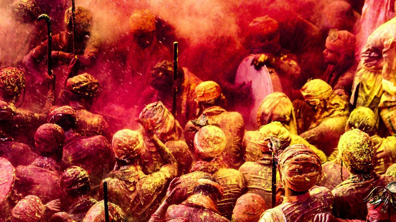 Holi 2026: The complete guide to choosing the right fabric for your celebrations