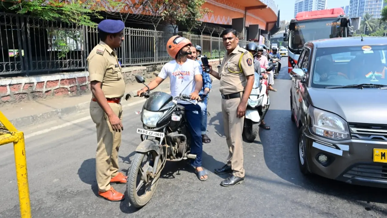 In Photos: Mumbai Police tighten security with naka bandi in Bandra on Holi