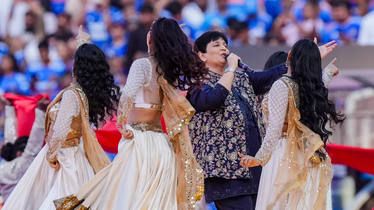With India set to play the final against New Zealand, Falguni, who is Gujarat's very own, kicked off the closing ceremony, singing some of her most popular hits
