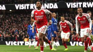 Arsenal win set-piece battle to sink Chelsea in title boost