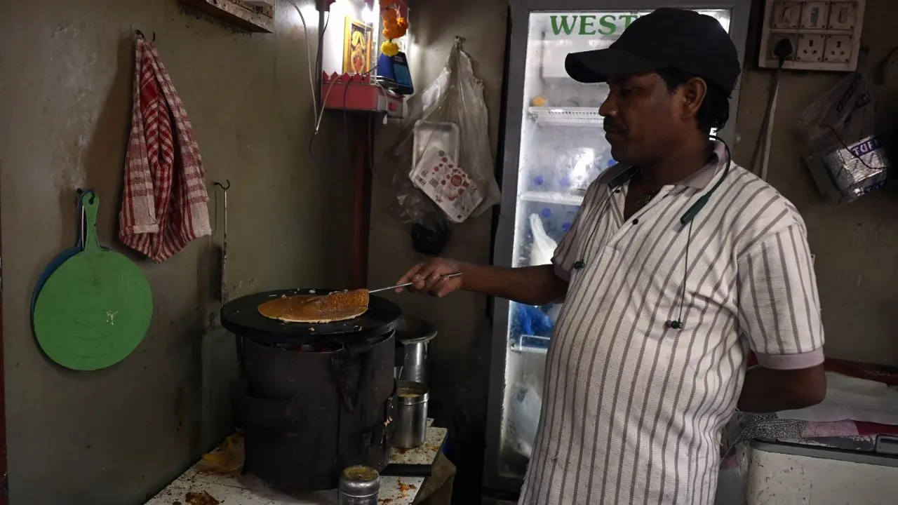 Meanwhile, the Maharashtra government has intensified its efforts to ensure uninterrupted delivery of LPG cylinders to domestic consumers and curb black marketing