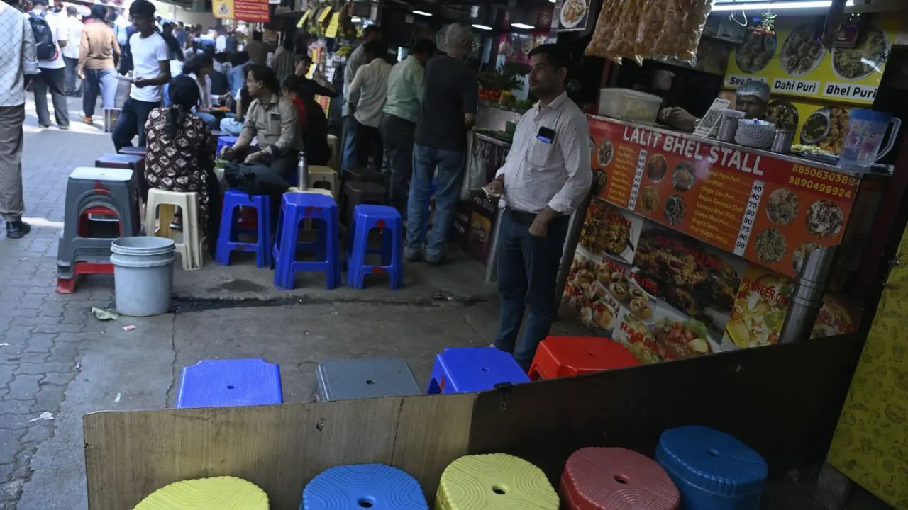 The LPG crisis is severely affecting eateries, stalls, and restaurants. Around 30 to 35 per cent of hotels and restaurants have currently shut due to a near-complete halt in LPG supply from distributors, the Hotel and Restaurant Association (Western India) said