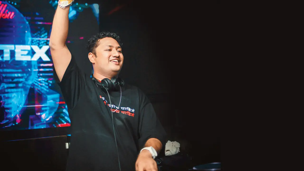 Kratex performs on stage