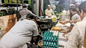 Coal fired kitchens return to Mohammed Ali Road amid LPG crisis