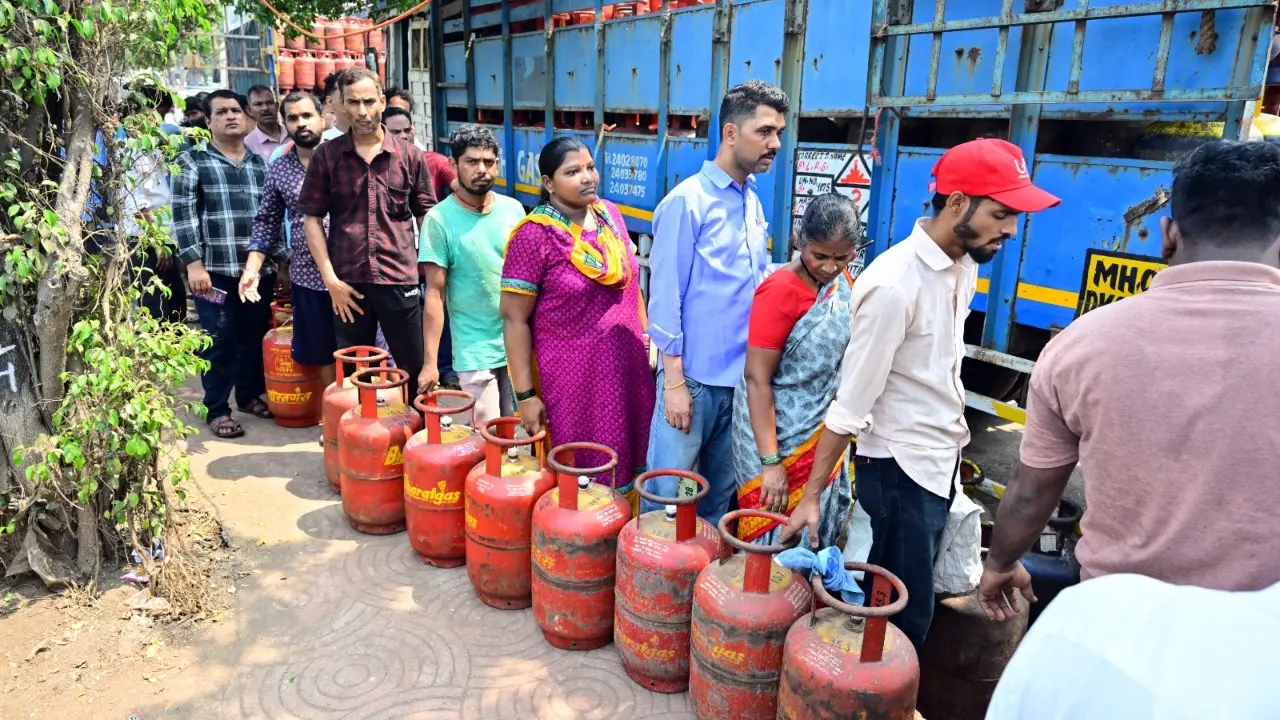 IN PHOTOS: Long queues for LPG cylinders in Mumbai amid supply shortage fears