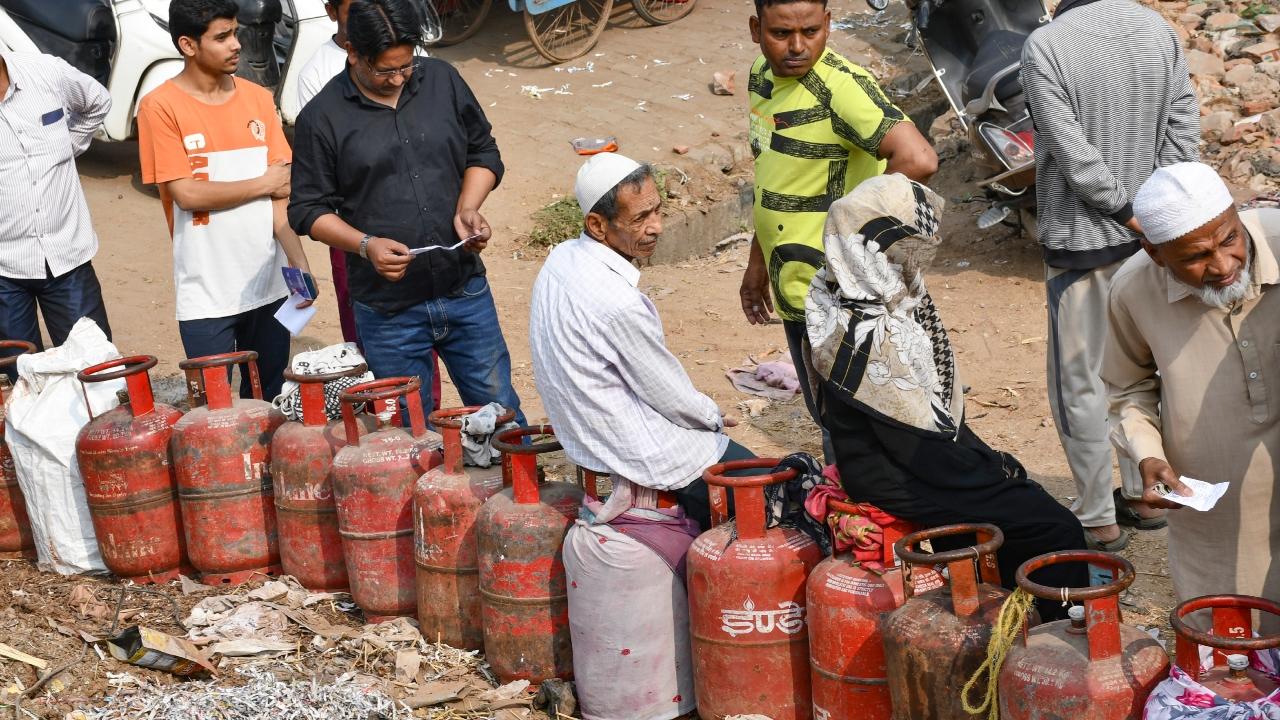 Other sectors will face calibrated supply caps based on their average consumption over the previous six months.