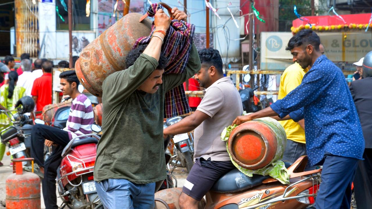 Under the new mandate, domestic piped natural gas supply for households and CNG for vehicles will receive 100 per cent assured allocation.