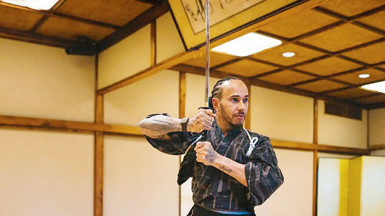Lewis Hamilton takes a class with samurai artist Tetsuro Shimaguchi