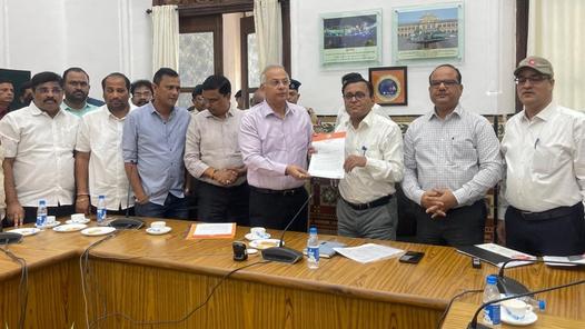 MNS protests cancellation of Dadar-Ratnagiri passenger train, warns of agitation