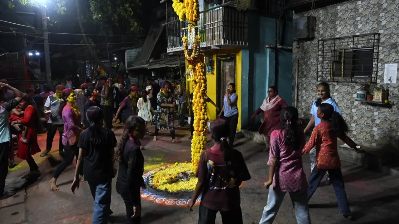 In Photos: Mahim Koliwada celebrates Holi with traditional music and dance