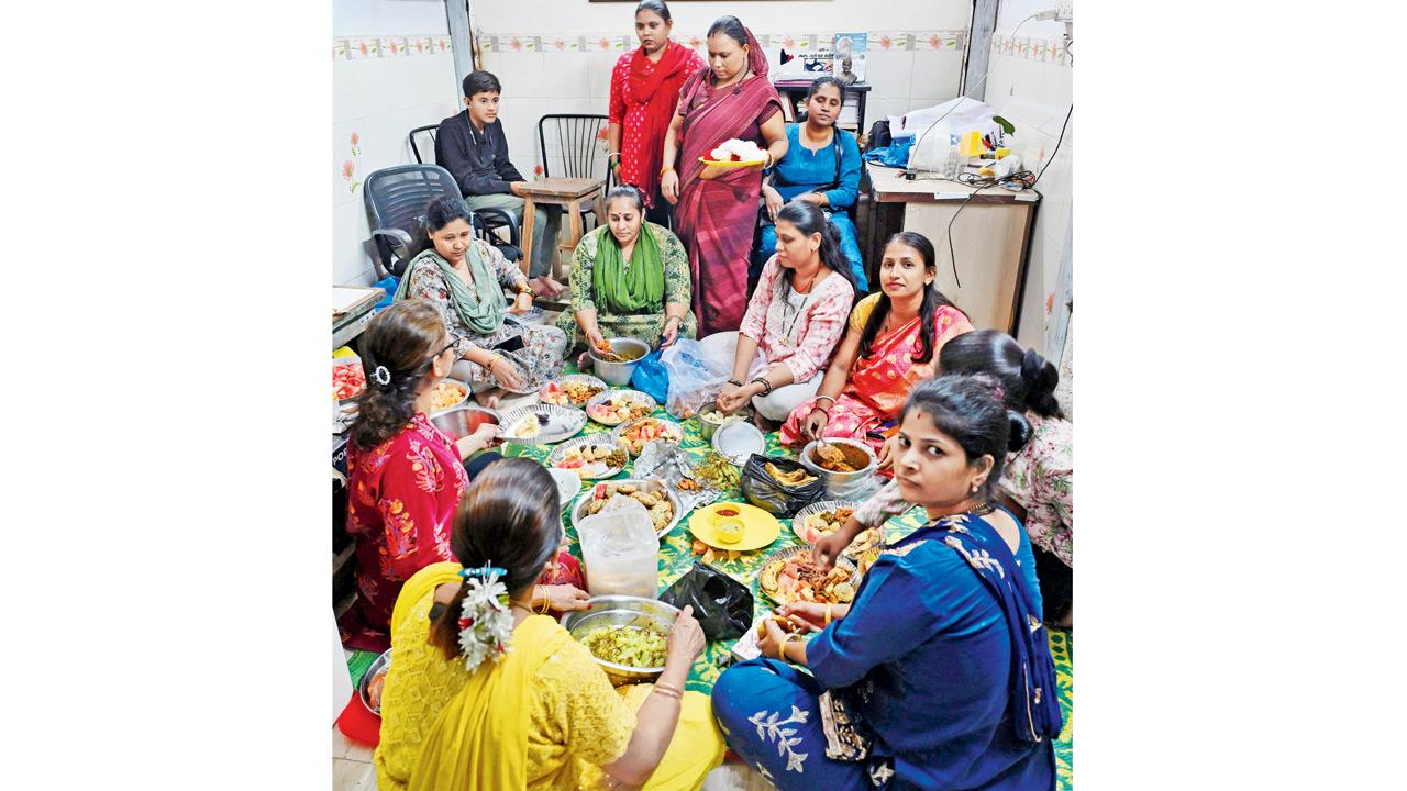 Malwani residents break stereotypes with seventh annual community iftaar