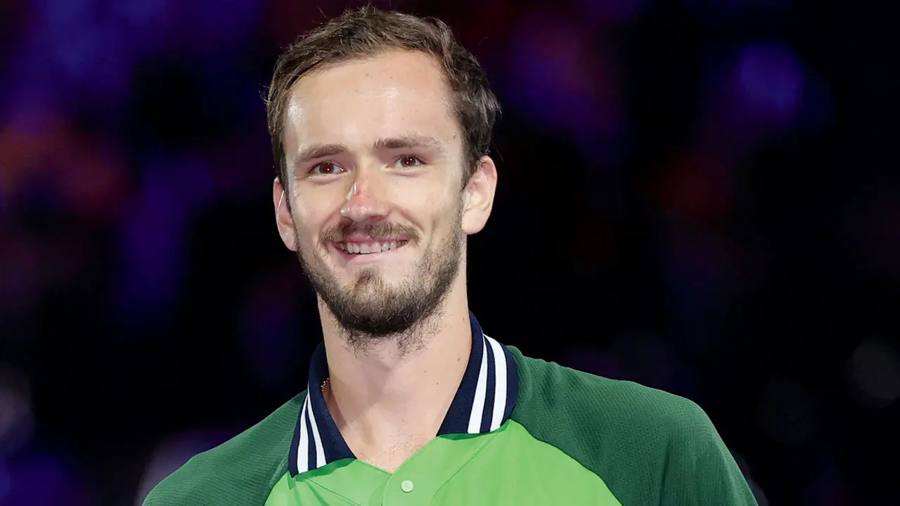 Medvedev beats Alcaraz to storm into Indian Wells final