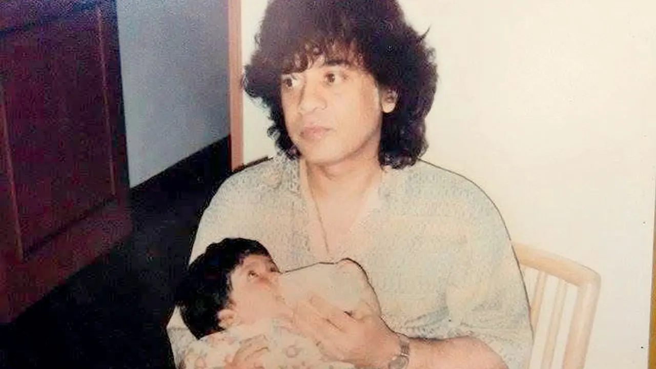 A dated pic of Zakir Hussain with a young Mehtab Ali Niazi