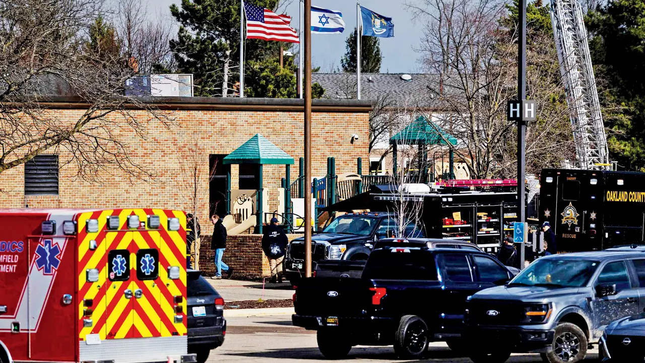 Gunman rams Michigan synagogue, shot dead