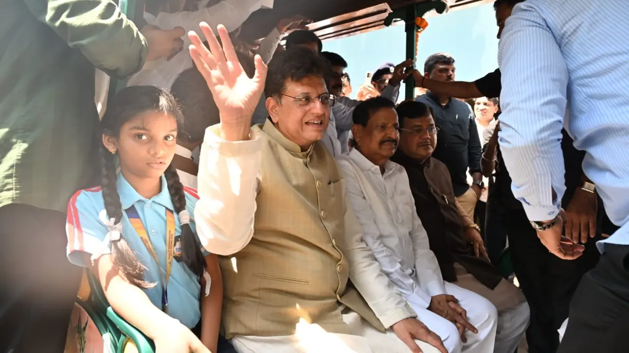 The much-loved attraction was inaugurated on Saturday by Piyush Goyal, Union Minister of Commerce and Industry, along with Ganesh Naik, Forest Minister of Maharashtra. Other dignitaries present at the launch included Ashish Shelar, minister of information technology and cultural affairs, and Pravin Darekar, chairman of the Self Group Redevelopment Authority.