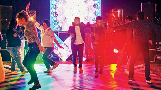 Pubs and restaurants flouting hours may face permanent closure, says CM Fadnavis