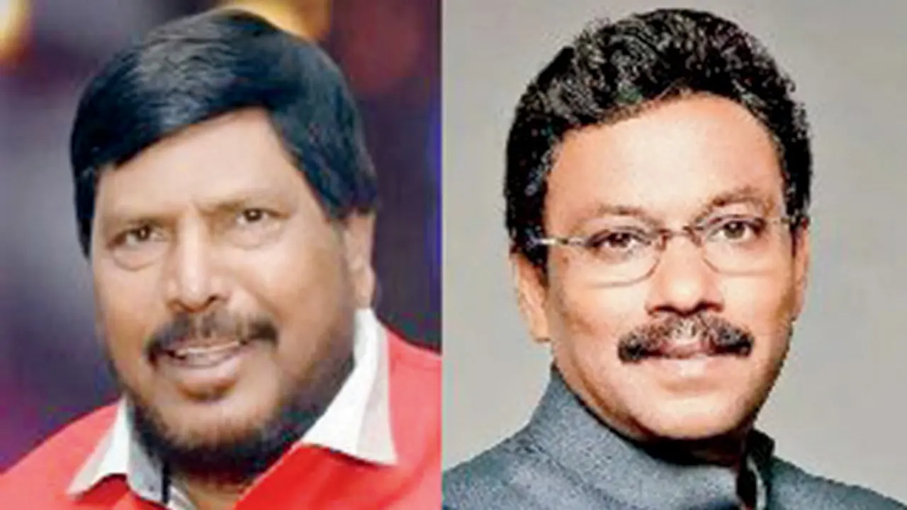 Ramdas Athawale, Union Minister of State (right) BJP’s National General Secretary, Vinod Tawde