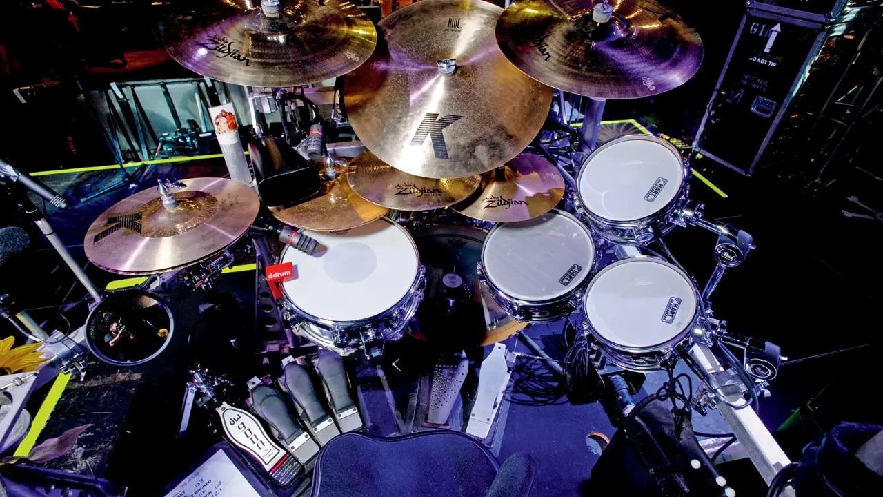 Comeback Rick Allen made a successful comeback in August 1986 during the Monsters of Rock festival in the United Kingdom, and even received a standing ovation after he was introduced by Joe Elliott