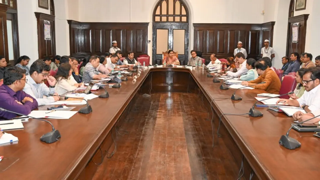 Mumbai Mayor directs BMC to complete pre-monsoon drain cleaning by May 31 