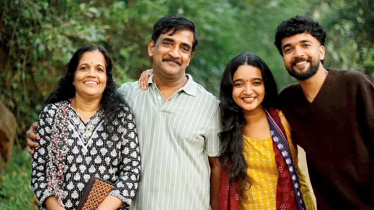 (From left) Sheela, Sadanandan with children Devika, and Sachin Sadanandan