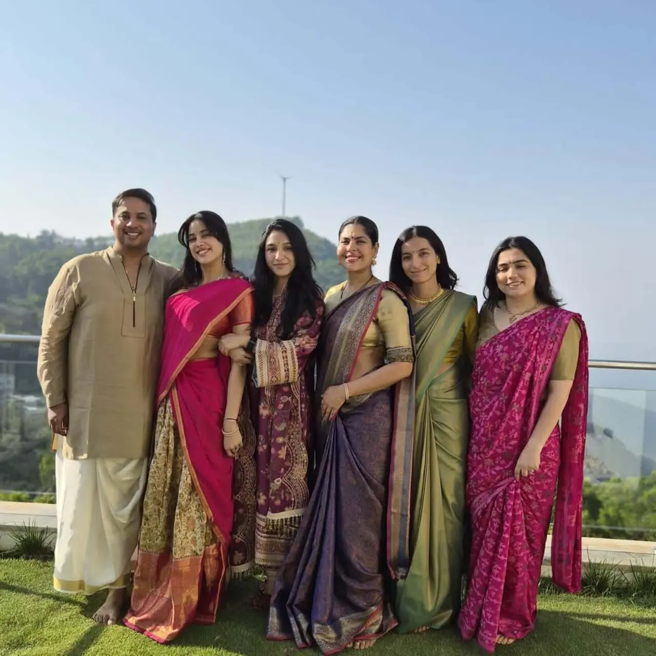 Janhvi Kapoor was also seen posing for perfect pictures with her friends during her birthday visit.