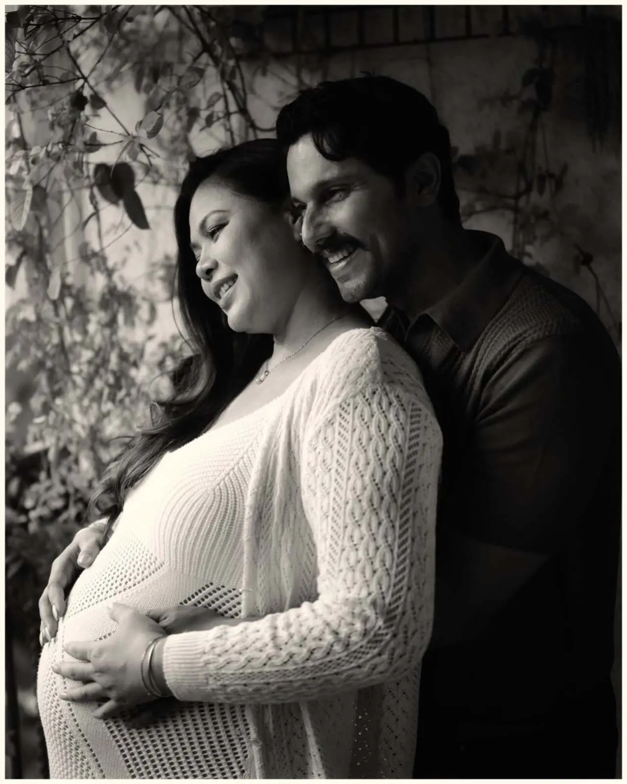 On November 29, Randeep Hooda and Lin Laishram announced that they are expecting their first child. The couple shared the happy news on their second wedding anniversary.