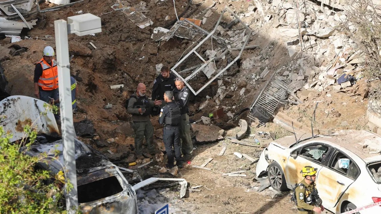 It mentioned a Chanel 12 that cited police who said that a munition carrying about 100 kilograms of explosives impacted central Tel Aviv. Multiple buildings and vehicles were damaged in the attack. Missile parts also impacted in Rosh Ha'ayin, east of Tel Aviv.