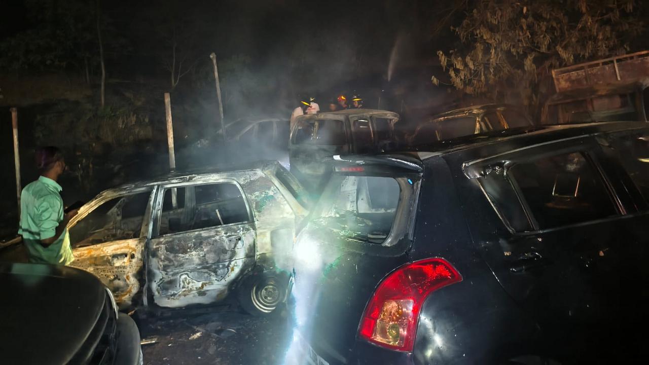 Fire breaks out at Thane auto garage compound, six vehicles gutted