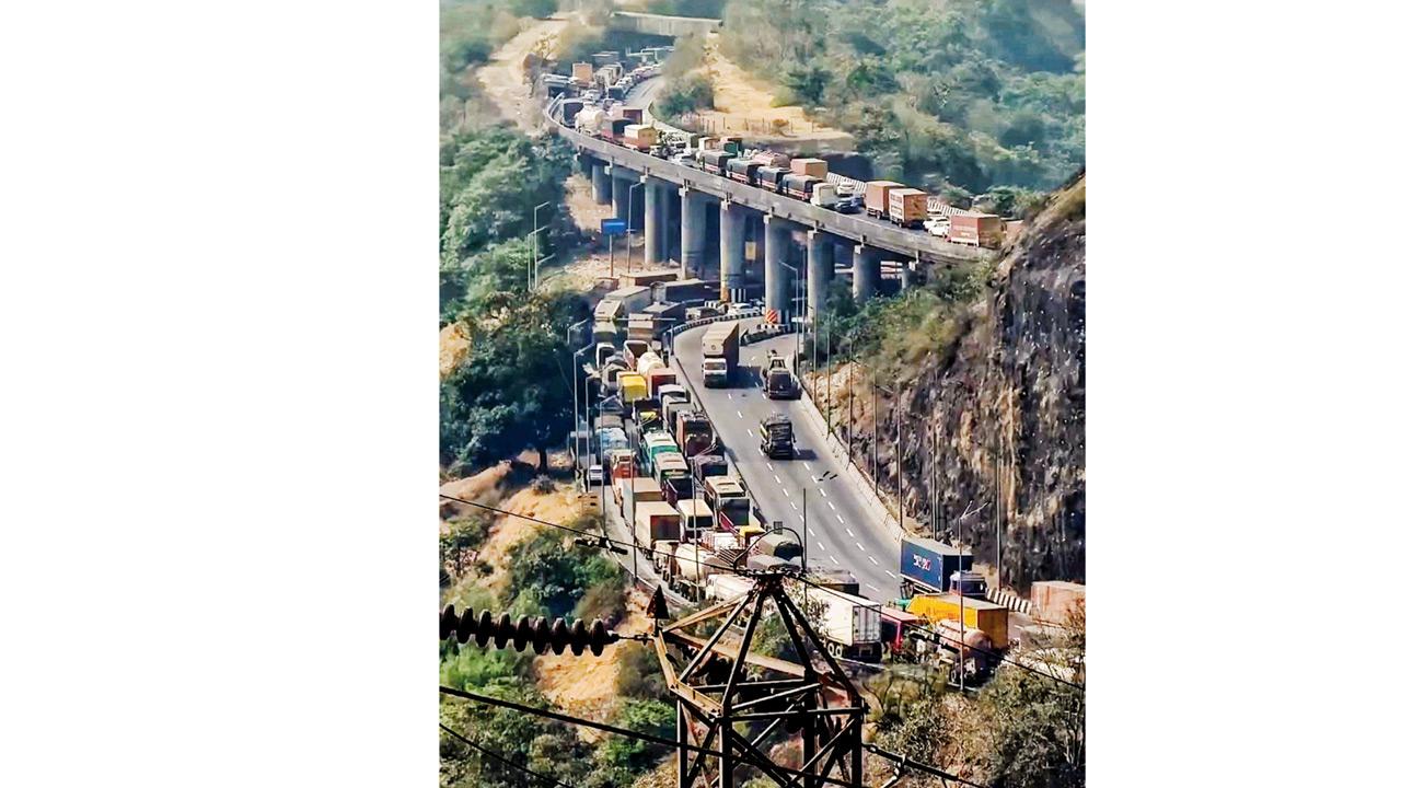 Travelling on the expressway has become a nightmare, says a reader. PIC/PTI
