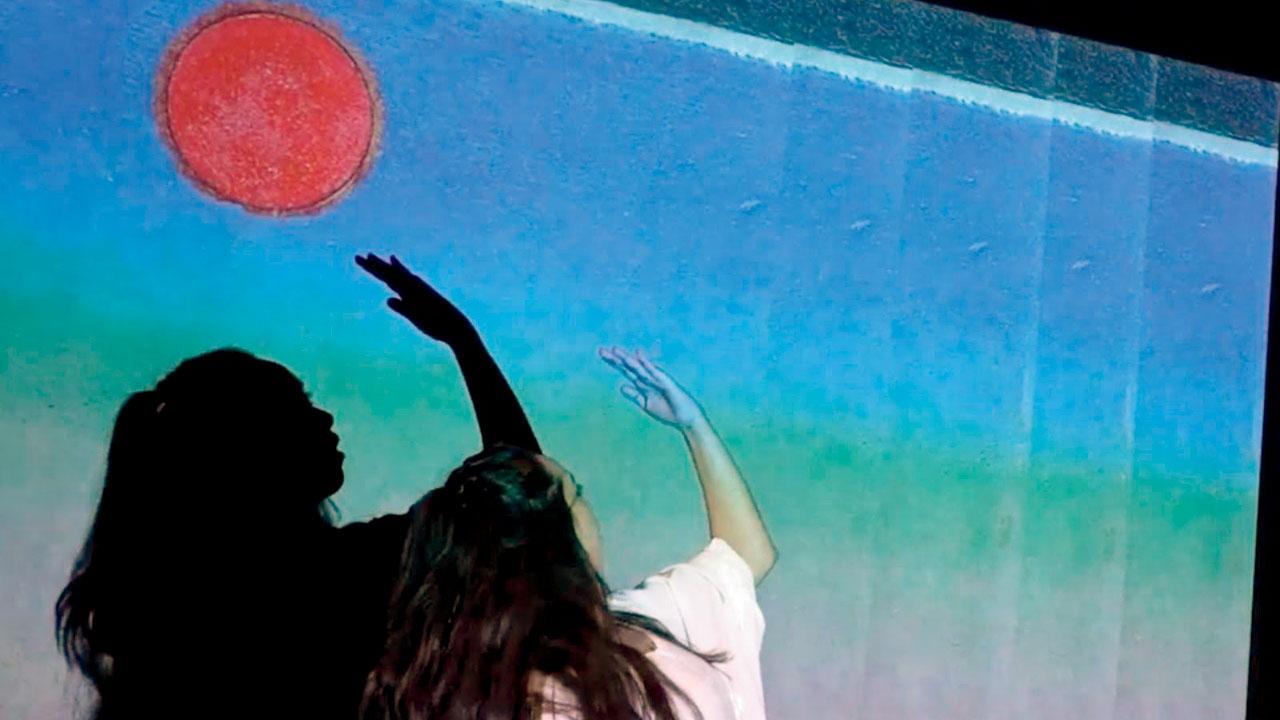 A SoBo gallery gets reimagined with dance, rap, and theatre in improv piece: Don’t Think, Just Dance