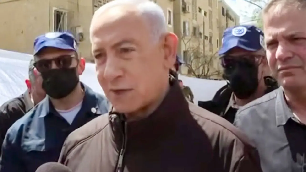 Netanyahu visita sitio de ataque con misiles iraníes; dice Estados Unidos-Israel luchando por el mundo