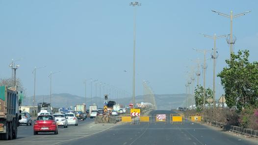 Two lanes of Vashi Bridge shut for repairs, expect delays towards Navi Mumbai