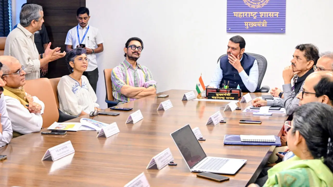 Aamir Khan, Kiran Rao meet Maharashtra CM to discuss water scarcity