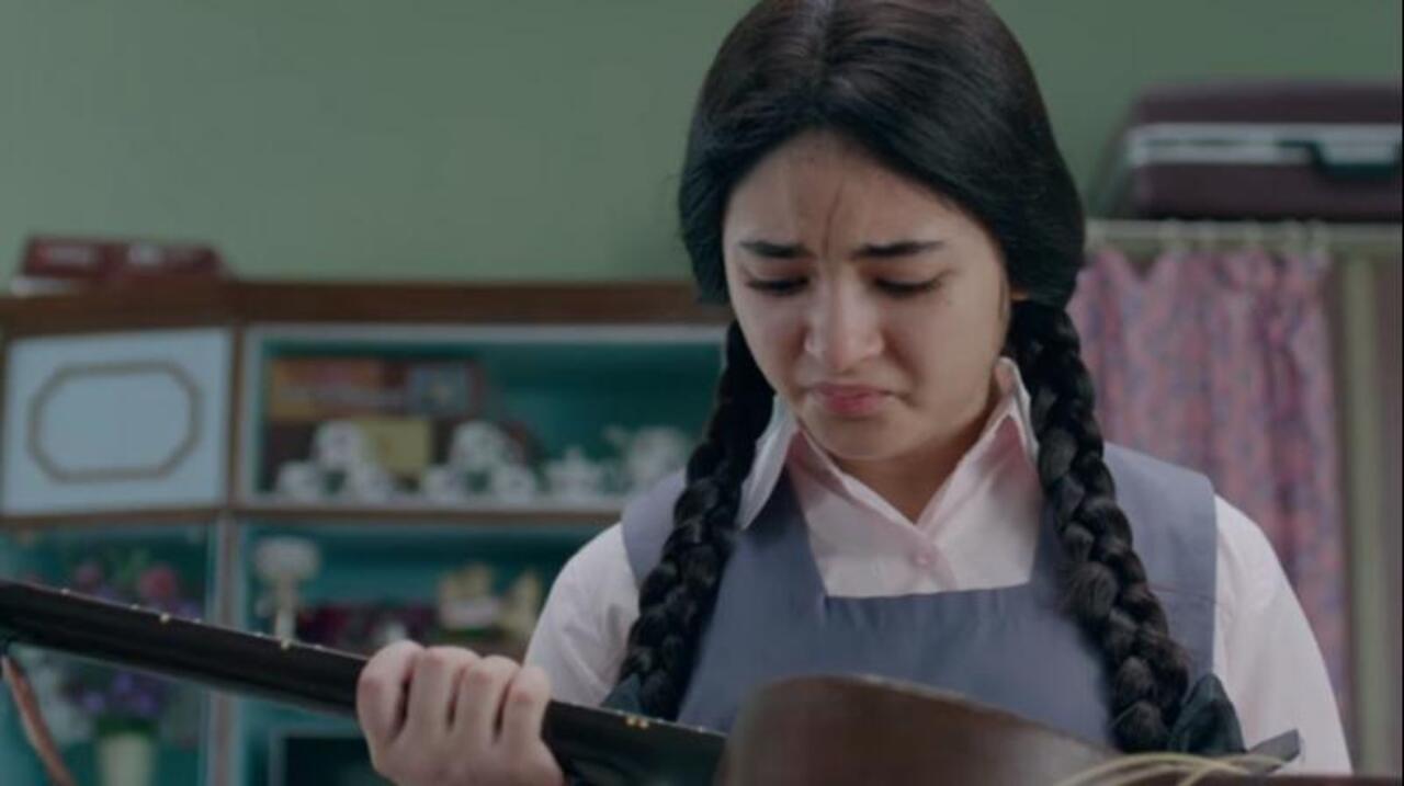 Secret Superstar (2017)
This musical drama directed by Advait Chandan followed the journey of a teenage girl aspiring to become a singer despite societal restrictions. The film earned praise for its emotional storytelling and strong performances, particularly by Zaira Wasim