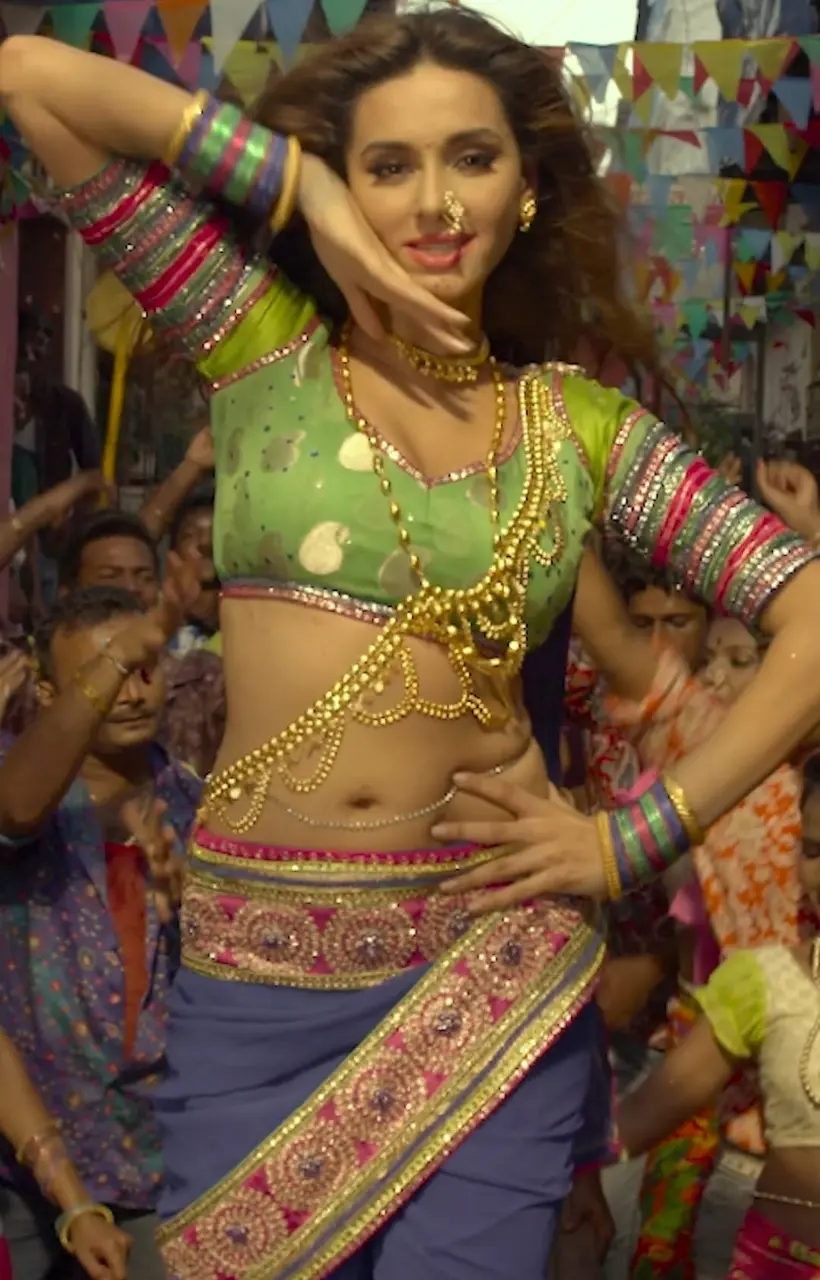 Shibani Dandekar grabbed attention with the lively dance number Hi Poli Saajuk Tupatali from the Marathi film Timepass. The energetic track quickly became a party favourite, with Shibani’s glamorous look standing out.