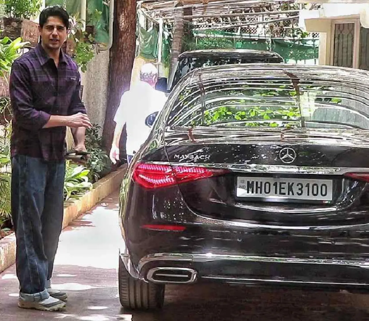 Sidharth Malhotra is associated with Maruti Suzuki as brand ambassador. His personal collection includes, Range Rover, Mercedes Benz and Mercedes Maybach S500.