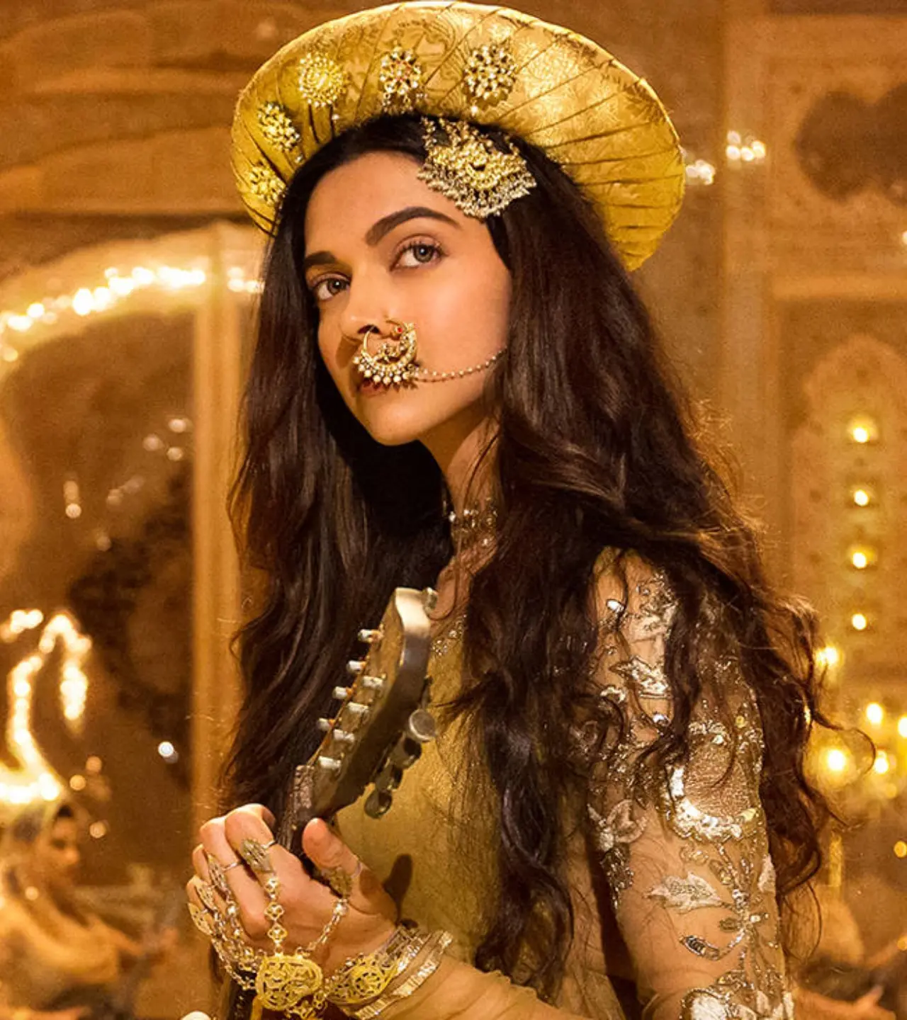 As Mastani in Sanjay Leela Bhansali’s Bajirao Mastani, Deepika Padukone embodied fearlessness and grace in equal measure. Whether wielding a sword in battle or expressing love with unmatched intensity, she captured the essence of a warrior princess torn between love and righteousness. 