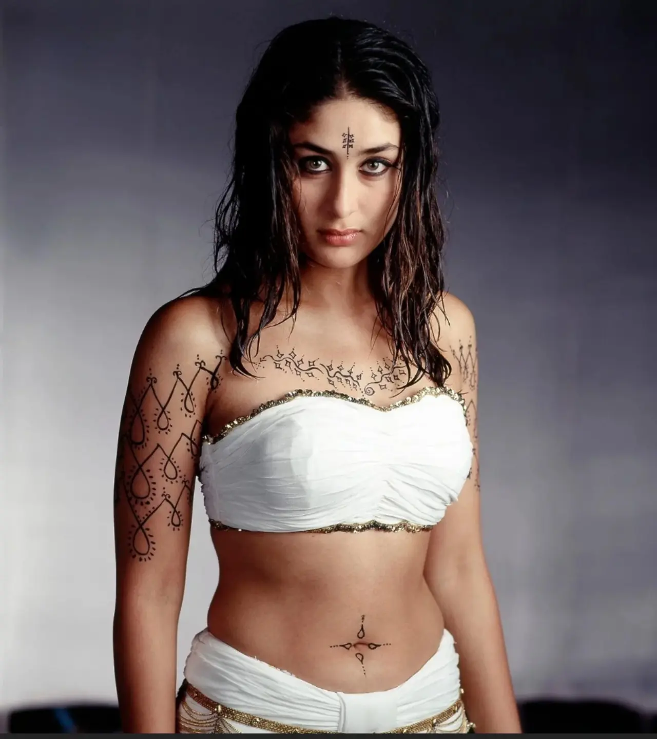 As Princess Kaurwaki in Asoka, Kareena Kapoor Khan delivered intensity and passion that lit up the screen. Her chemistry with Shah Rukh Khan added to the drama, but it was her bold, warrior-like aura that truly defined the character. 